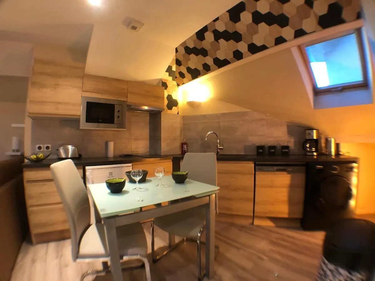 Au Bord Du Lac D'Annecy, Logement Type Loft, Dans Residence Avec Plage Et Ponton Privee Duingt