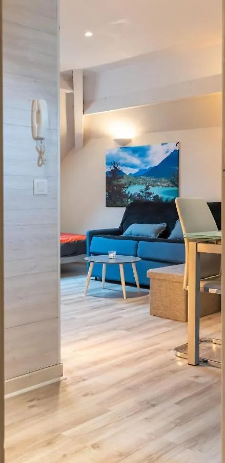 Apartment Au Bord Du Lac D'Annecy, Logement Type Loft, Dans Residence Avec Plage Et Ponton Privee Duingt