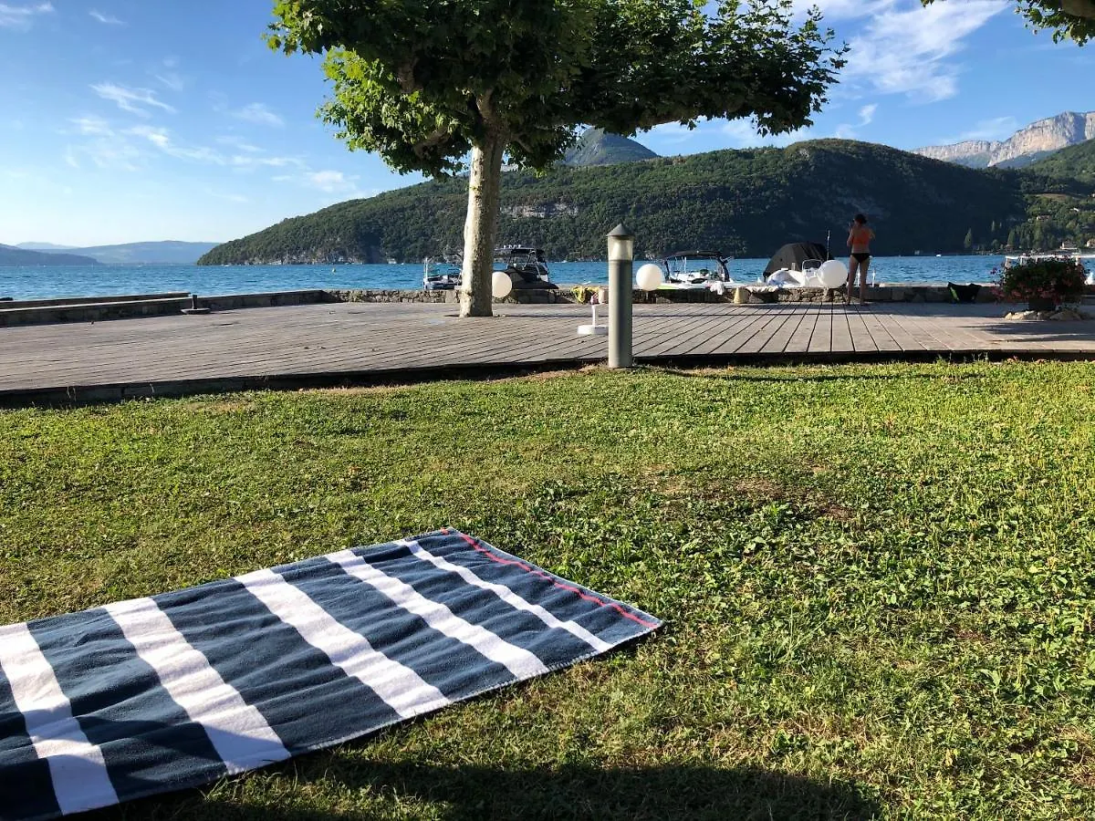Apartment Au Bord Du Lac D'Annecy, Logement Type Loft, Dans Residence Avec Plage Et Ponton Privee Duingt