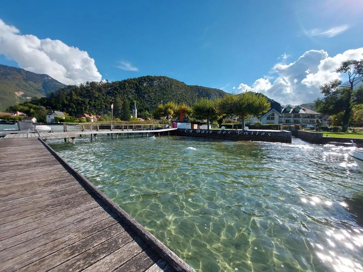 Apartment Au Bord Du Lac D'Annecy, Logement Type Loft, Dans Residence Avec Plage Et Ponton Privee Duingt